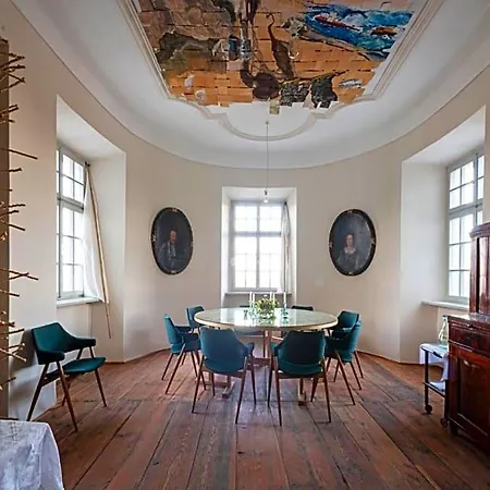 Schloss Aichberg 3*