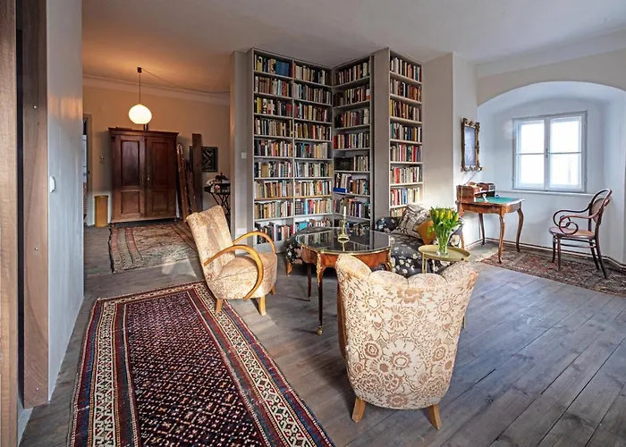 Schloss Aichberg Bed & Breakfast